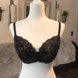 NWT Victoria’s Secret Size 38 C bra